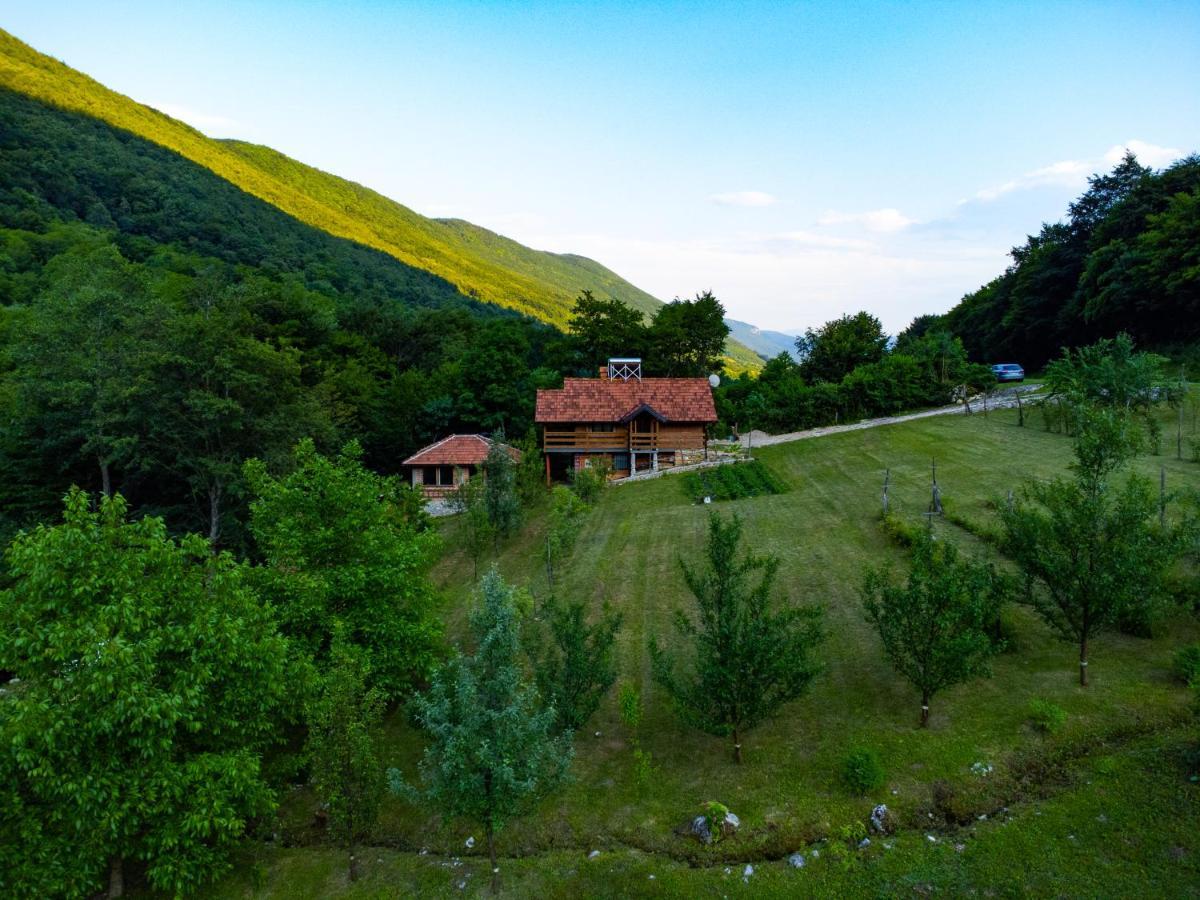 بيهاتش Kuca U Sumi - Forrest House Near Una National Park المظهر الخارجي الصورة